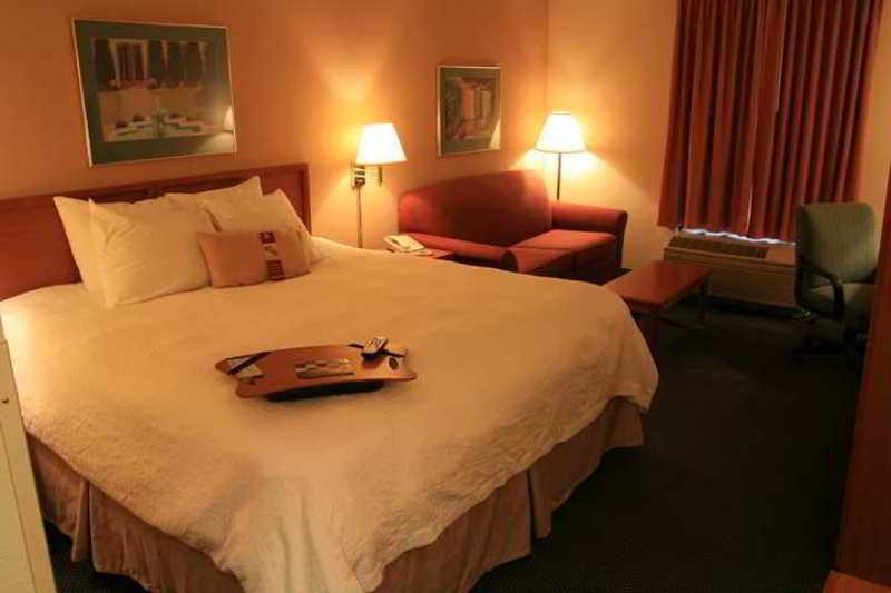 فندق هامبتون إن كانساس سيتي شاوني ميسيون الغرفة الصورة